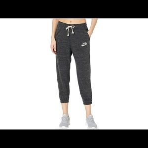 Nike vintage gym capris
